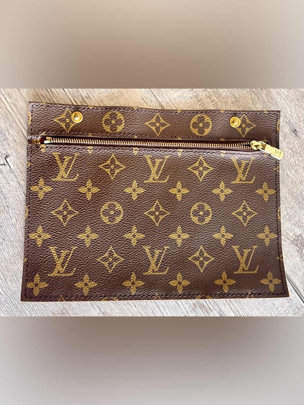 Authentic LOUIS VUITTON Monogram
Pouch insert Toiletry Clutch - Picture 4 of 8